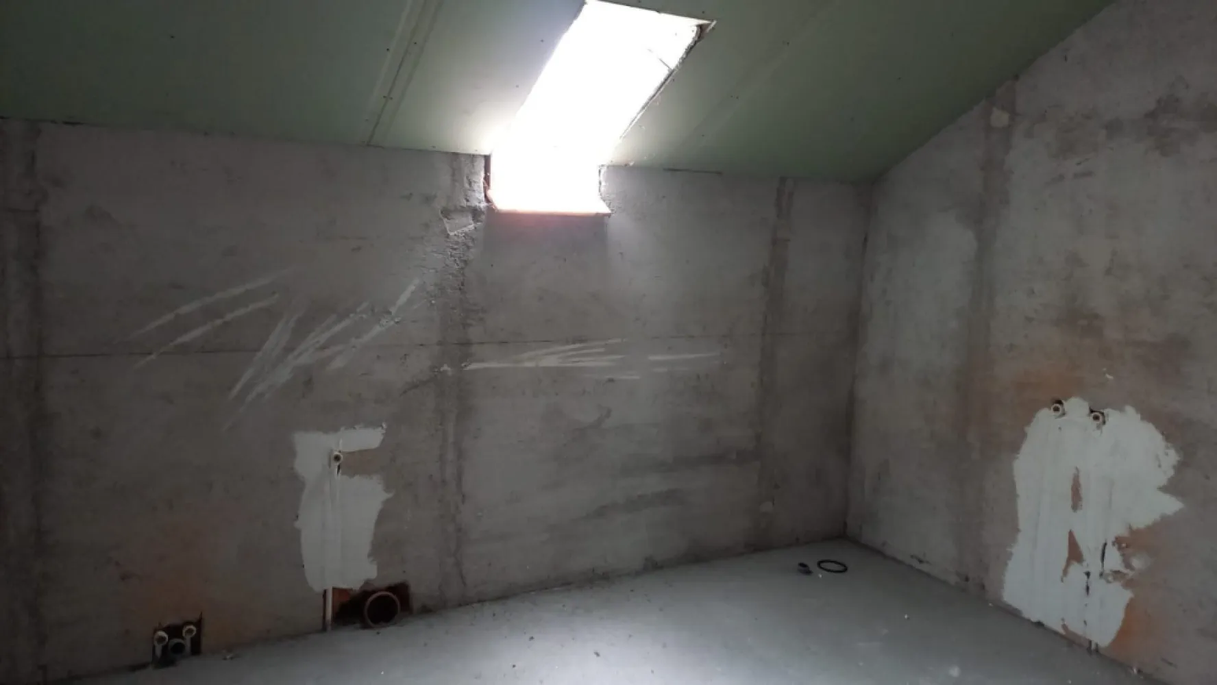 BRASADAS vinde casa individuala zona Odoreului. - Agenția imobiliara BRASADAS vinde prin REPREZENTARE EXCLUSIVA casa individuala situata in Martinesti, strada Izvoarelor, in zona Odoreului. Www.brasadas.com. }}