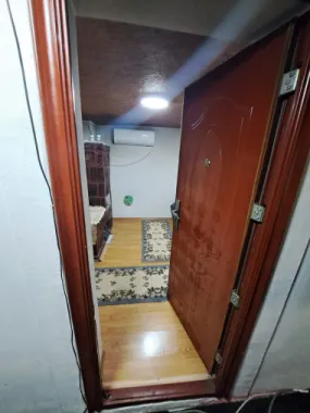Descriere Super ofertă Doar luna iulie!!!  Casă 3 camere ,bucatarie + 1000 mp teren | Singureni Stejaru | 27 km de București Se vinde casă bătrâneasc