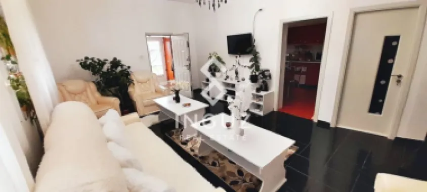 Proprietate exclusivă cu teren 400 m² – 1 Decembrie | Lângă București