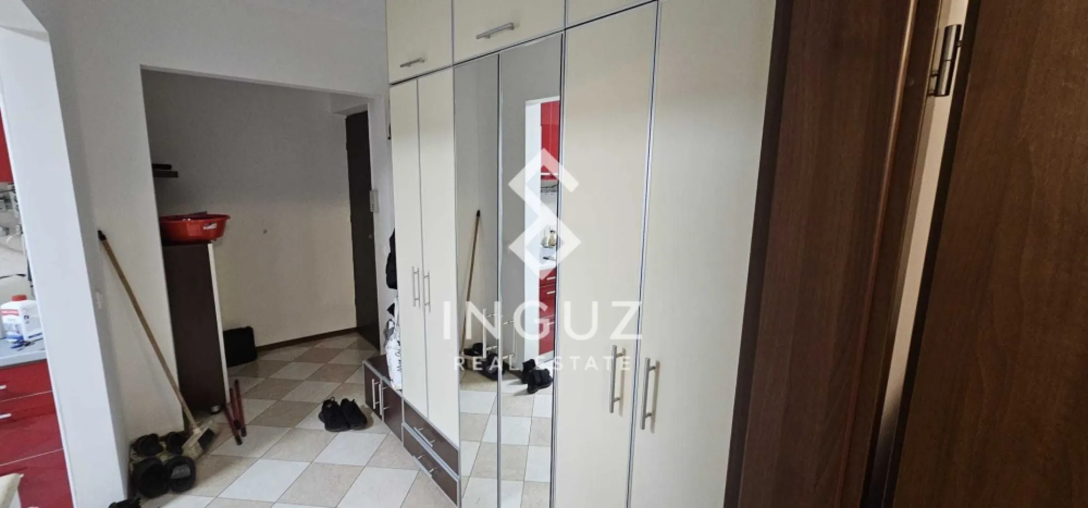 3-Room Apartment for Rent – Titan / School 196 | Sector 3 - 3-Room Apartment for Rent – Titan / School 196 | Sector 3 Spacious and well-located 3-room apartment available for rent in the Titan area, close to School 196 and Kindergarten 191 (Strada Cozla nr. 8). Ideal for families or long-term tenants seeking a quiet residential environment. Property Details: • 3 rooms • Usable area: 68 sqm • Floor: 3 / 4 • Fully furnished and equipped • Practical and comfortable layout Features & Amenities: • Central heating system with individual meters • 2 air conditioning units • Fully equipped kitchen and appliances • Access to shared drying room (1 day/week reserved) • Thermal insulated building Additional Benefits: • Parking space available (paid for current year; renewal optional) • Quiet residential area • Close to schools, shops, and public transport 💰 Rent: €550 / month + utilities 💰 Deposit: 1 month 💰 Agency commission: 50% of one month rent Inguz Real Estate 📱 +40 774 017 567 | +40 724 922 092 ✉️ info.inguzrealestate.com }}