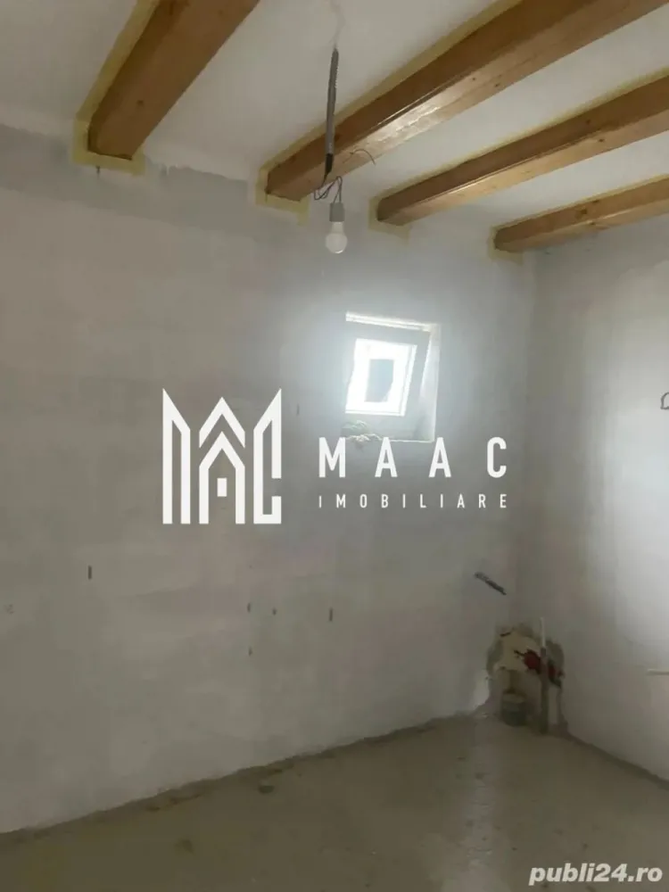 Casa | 5 camere | Teren 650 MP | | 170 MPU | Cornatel - Maac imobiliare va propune spre vânzare o proprietate deosebită, recent construită, care îmbină armonios funcționalitatea modernă cu spații generoase, perfectă pentru o familie care își dorește confort, natură și acces rapid către oraș. Casa este inteligent compartimentată și dispune de 4 dormitoare luminoase, fiecare cu dressing propriu, oferind intimitate și organizare excelentă. Zona de zi este compusă dintr-un living open-space cu bucătărie, un spațiu primitor și ușor de personalizat după stilul viitorilor proprietari. Locuința mai cuprinde 3 băi, o pivniță utilă pentru depozitare, garaj cu baie, și nu mai puțin de 3 balcoane de unde vă puteți bucura de priveliști deschise. La exterior, proprietatea impresionează printr-o curte generoasă de 650 mp, cu teren atât în fața, cât și în spatele casei, ideal pentru amenajarea unei grădini, a unui loc de joacă sau a unei zone de relaxare. Tot în curte se află un grătar din cărămidă, perfect pentru momentele petrecute cu familia și prietenii. Casa dispune de izolație exterioară pentru un consum redus de energie, iar gazul este tras până la poartă, facilitând racordarea rapidă. Pentru mai multe detalii si programarea unei vizionari, va invitam sa contactati Maac imobiliare, specificand: CP2823320 }}