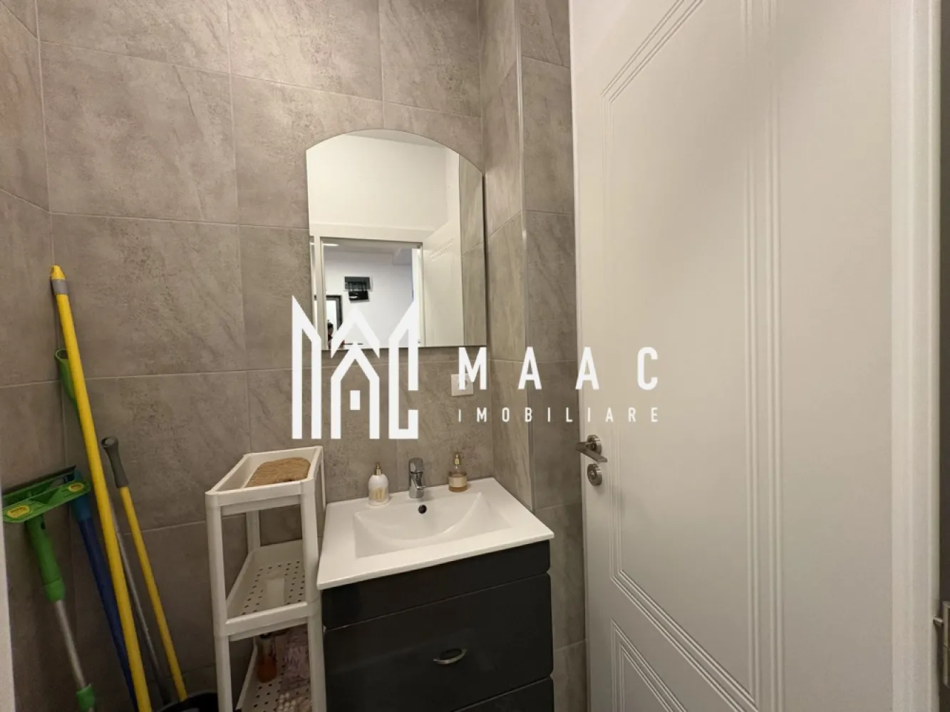 Apartament 3 camere I 2 Bai I Etajul 1 I Mobilat I Utilat