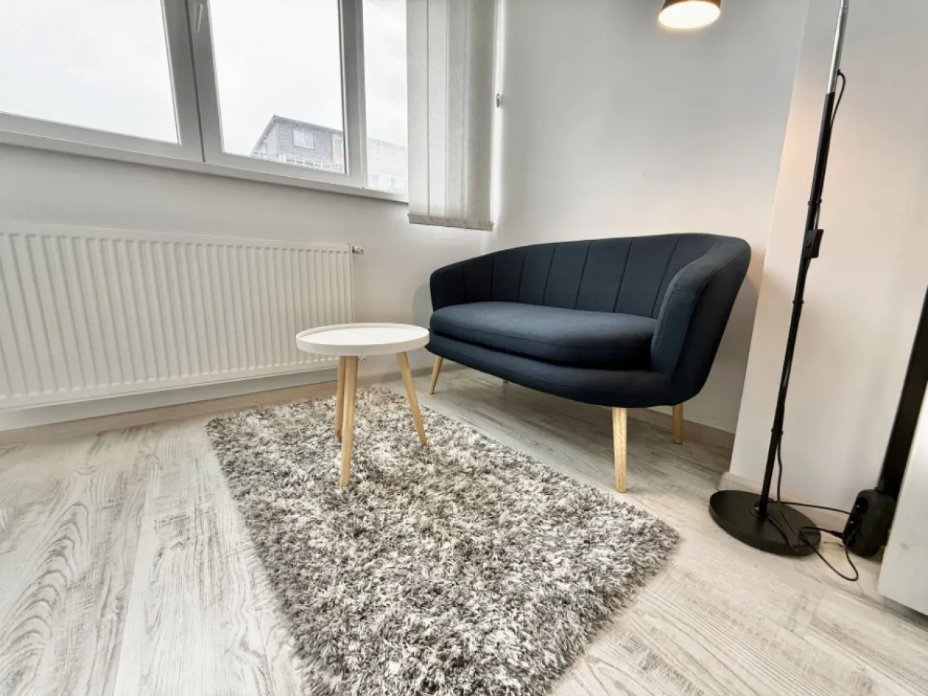 Garsoniera complet mobilata si utilata Militari Residence Tineretului - Oferta de vanzare garsoniera complet mobilata si utilata, situata la etajul 2 al unui bloc cu 8 etaje, zona Militari Residence, strada Tineretului 35 bis. Disponibila pentru mutare imediata. Se accepta plata din surse proprii (cash), credit ipotecar si credit prima casa. Detalii suplimentare la numarul din anunt. }}