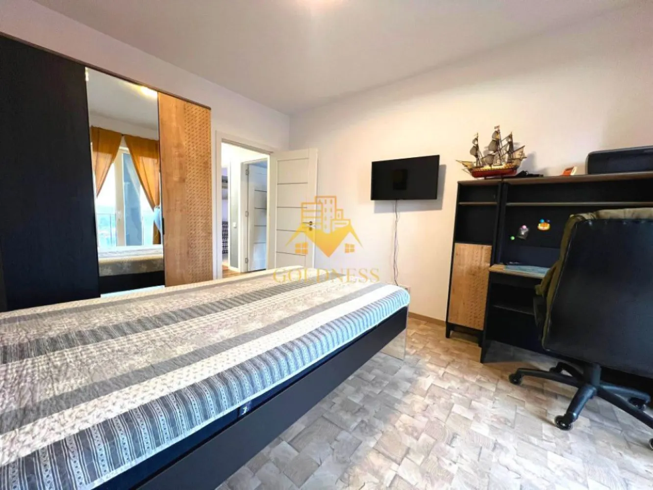 Penthouse, 4 camere, modern, garaj, Iris, Oasului Zona Revo, Auchan - GOLDNESS Imobiliare vă propune spre închiriere un apartament cu 4 camere complet mobilat și utilat, la etajul 10 într-un imobil de 10 etaje, în Cartierul Iris. Dispune de 2 locuri de parcare! Se află în apropierea stațiilor de transport în comun, magazine, restaurante, spații verzi, farmacii, etc. Apartamentul este compartimentat astfel: - dormitor cu pat matrimonial, dressing, noptiere - dormitor cu pat matrimonial, dressing, noptiere - dormitor cu canapea extensibila, spatiu pentru depozitare - living cu bucatarie open space complet utilată și mobilată, canapea extensibilă, loc de servit masa - baie cu cabina de dus, calorifer port prosop și dulap pentru depozitare. - baie de serviciu - terasa de 45 mp. Imobilul este dotat cu toate cele necesare- centrală proprie, frigider, aragaz, hotă, mașină de spălat haine, etc. Dacă sunteți interesați de acest apartament și doriți să îl vizionați, dar și pentru alte oferte nu ezitați să ne contactați telefonic sau prin e-mail. Vă stăm la dispoziție! Pentru intermediere se percepe un comision de 50% din prețul chiriei! }}