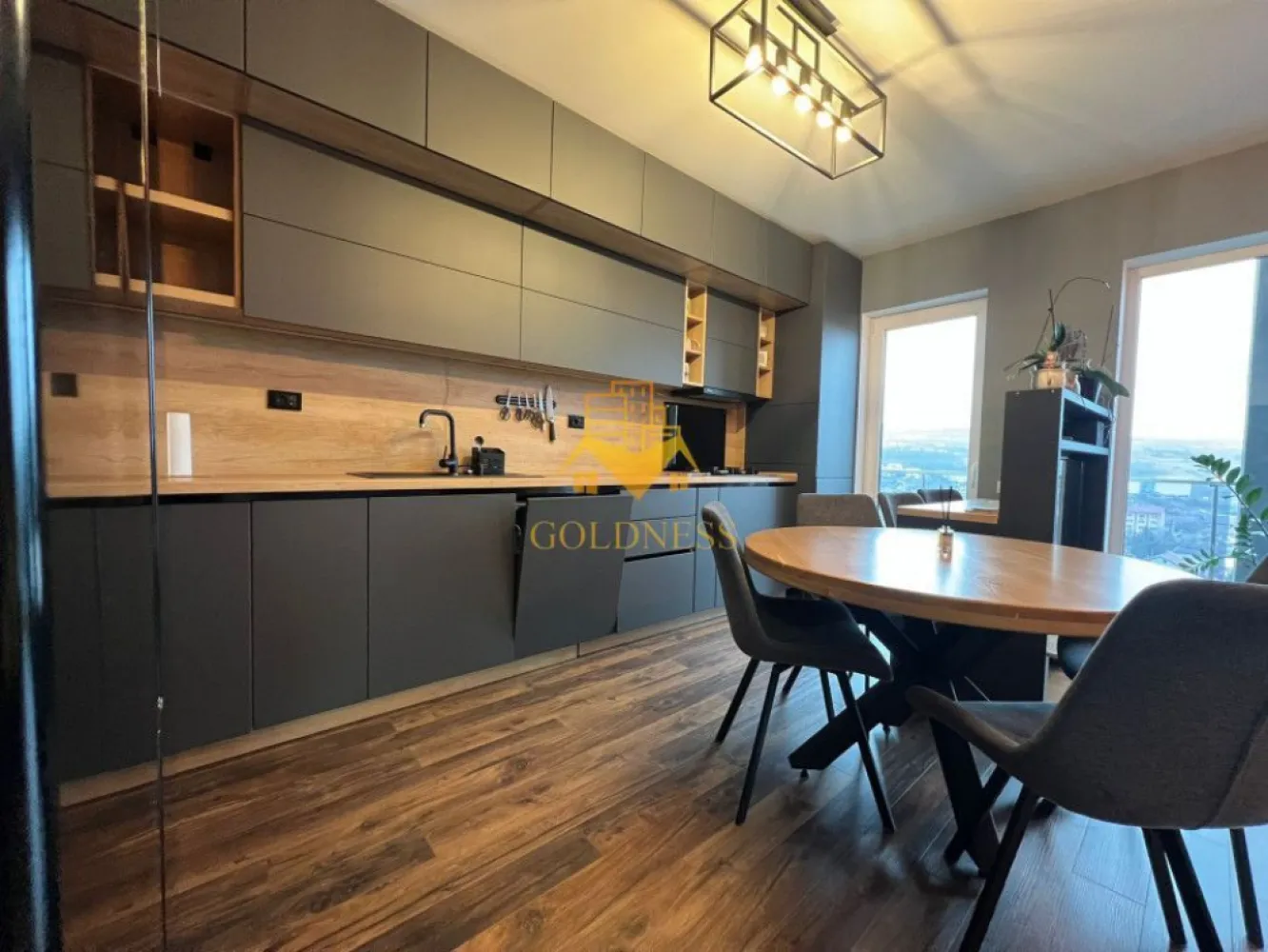 Penthouse, 4 camere, modern, garaj, Iris, Oasului Zona Revo, Auchan - GOLDNESS Imobiliare vă propune spre închiriere un apartament cu 4 camere complet mobilat și utilat, la etajul 10 într-un imobil de 10 etaje, în Cartierul Iris. Dispune de 2 locuri de parcare! Se află în apropierea stațiilor de transport în comun, magazine, restaurante, spații verzi, farmacii, etc. Apartamentul este compartimentat astfel: - dormitor cu pat matrimonial, dressing, noptiere - dormitor cu pat matrimonial, dressing, noptiere - dormitor cu canapea extensibila, spatiu pentru depozitare - living cu bucatarie open space complet utilată și mobilată, canapea extensibilă, loc de servit masa - baie cu cabina de dus, calorifer port prosop și dulap pentru depozitare. - baie de serviciu - terasa de 45 mp. Imobilul este dotat cu toate cele necesare- centrală proprie, frigider, aragaz, hotă, mașină de spălat haine, etc. Dacă sunteți interesați de acest apartament și doriți să îl vizionați, dar și pentru alte oferte nu ezitați să ne contactați telefonic sau prin e-mail. Vă stăm la dispoziție! Pentru intermediere se percepe un comision de 50% din prețul chiriei! }}