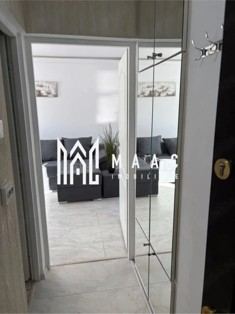 Garsoniera Valea Aurie | 25 MPU | Etaj 2 - MAAC Imobiliare vă propune spre închiriere o garsonieră situată în Sibiu, zona Valea Aurie, într-un cartier liniștit și apreciat pentru accesibilitate și confortul oferit locatarilor. Locuința este renovată, luminoasă și amplasată la etajul 2, etaj intermediar, oferind un cadru plăcut pentru locuire. Garsoniera are o suprafață utilă de 25 mp și este compartimentată eficient, fiind ideală pentru o persoană sau un cuplu. Compartimentare: -bucătărie închisă -zonă de dormit Proprietatea se închiriază complet mobilată și utilată, fiind pregătită pentru mutare imediată. Dotări: -aragaz -mașină de spălat haine -mobilier complet -electrocasnice necesare Pentru mai multe detalii, vă rugăm să menționați CP2988544 la telefon. }}