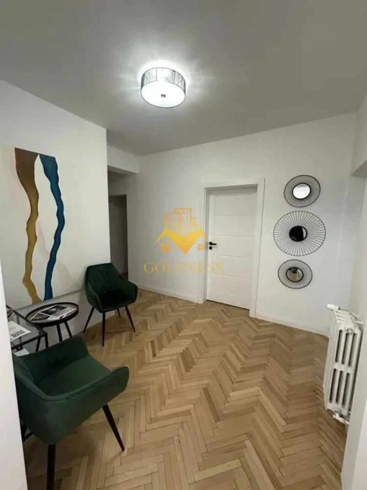 4 Camere decomandate, Zorilor, UMF, UTCN, Observatorului, Lidl, Sigma - GOLDNESS Imobiliare vă propune spre închiriere un apartament cu 4 camere complet mobilat și utilat, la etajul 1 într-un imobil de 10 etaje, în Cartierul Zorilor! Posibilitate de parcare in zona la liber! Se află în apropierea stațiilor de transport în comun, magazine, restaurante, spații verzi, farmacii, etc. Apartamentul este compartimentat astfel: - dormitor cu pat matrimonial, dressing, noptiere, iesire pe balcon - dormitor cu pat matrimonial, dressing, noptiere - dormitor cu pat matrimonial, dressing, noptiere, iesire pe blacon - living cu canapea extensibilă, loc de servit masa - bucatarie complet utilată și mobilată - baie cu cada, calorifer port prosop și dulap pentru depozitare. - baie cu dus walk- in, calorifer port prosop și dulap pentru depozitare. - balcon 10 mp. - balcon 5 mp. - balcon 5 mp Imobilul este dotat cu toate cele necesare- centrală proprie, frigider, aragaz, hotă, mașină de spălat haine, etc. Dacă sunteți interesați de acest apartament și doriți să îl vizionați, dar și pentru alte oferte nu ezitați să ne contactați telefonic sau prin e-mail. Vă stăm la dispoziție! Pentru intermediere se percepe un comision de 50% din prețul chiriei! }}