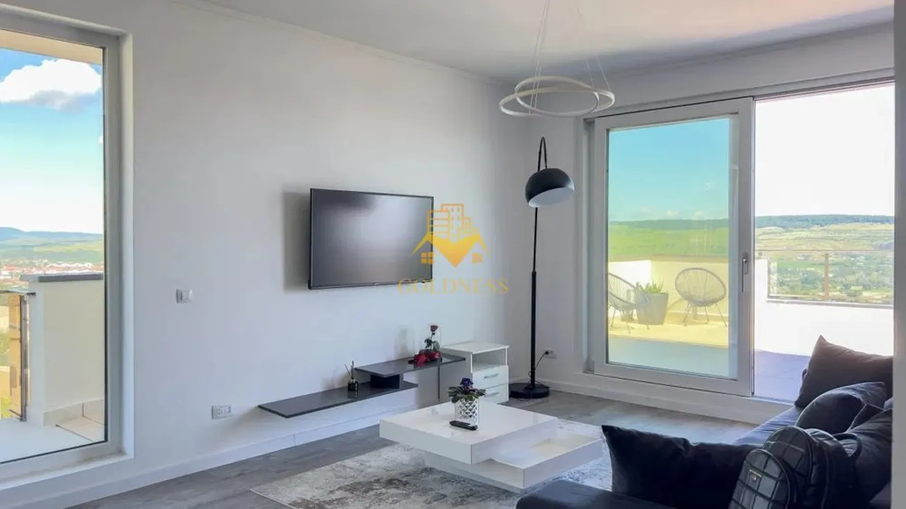 Penthouse, Openspace, Floresti, Vivo,Parcare, Lux, Avram Iancu,Razoare - GOLDNESS Imobiliare vă propune spre închiriere un apartament cu 3 camere complet mobilat și utilat, la etajul 2 într-un imobil de 2 etaje, în Floresti! Parcare inclusa! Se află în apropierea stațiilor de transport în comun, magazine, restaurante, spații verzi, farmacii, etc. Apartamentul este compartimentat astfel: - dormitor cu pat matrimonial, dressing, noptiere - dormitor cu canapea extensibila, iesire pe terasa - living cu bucatarie open space complet utilată și mobilată, canapea extensibilă, loc de servit masa - baie cu cabina de dus, calorifer port prosop și dulap pentru depozitare. - terasa de 60 mp. Imobilul este dotat cu toate cele necesare- centrală proprie, frigider, aragaz, hotă, mașină de spălat haine, etc. Dacă sunteți interesați de acest apartament și doriți să îl vizionați, dar și pentru alte oferte nu ezitați să ne contactați telefonic sau prin e-mail. Vă stăm la dispoziție! Pentru intermediere se percepe un comision de 50% din prețul chiriei! }}