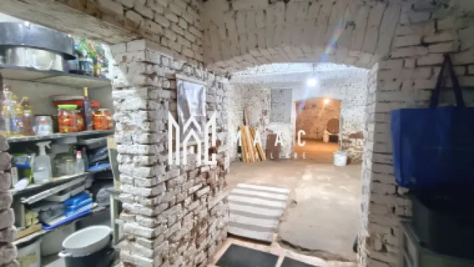 Casă 3 camere I Curte 814mp I Pivniță I Garaj I Axente Sever