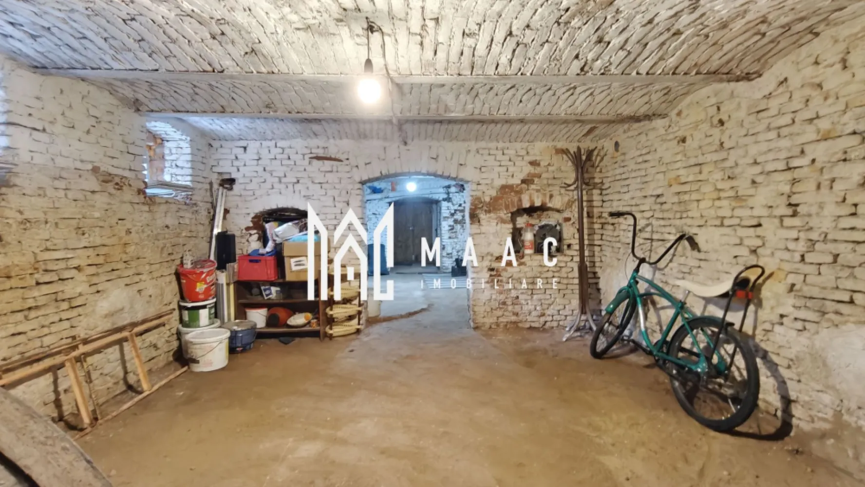 Casă 3 camere I Curte 814mp I Pivniță I Garaj I Axente Sever