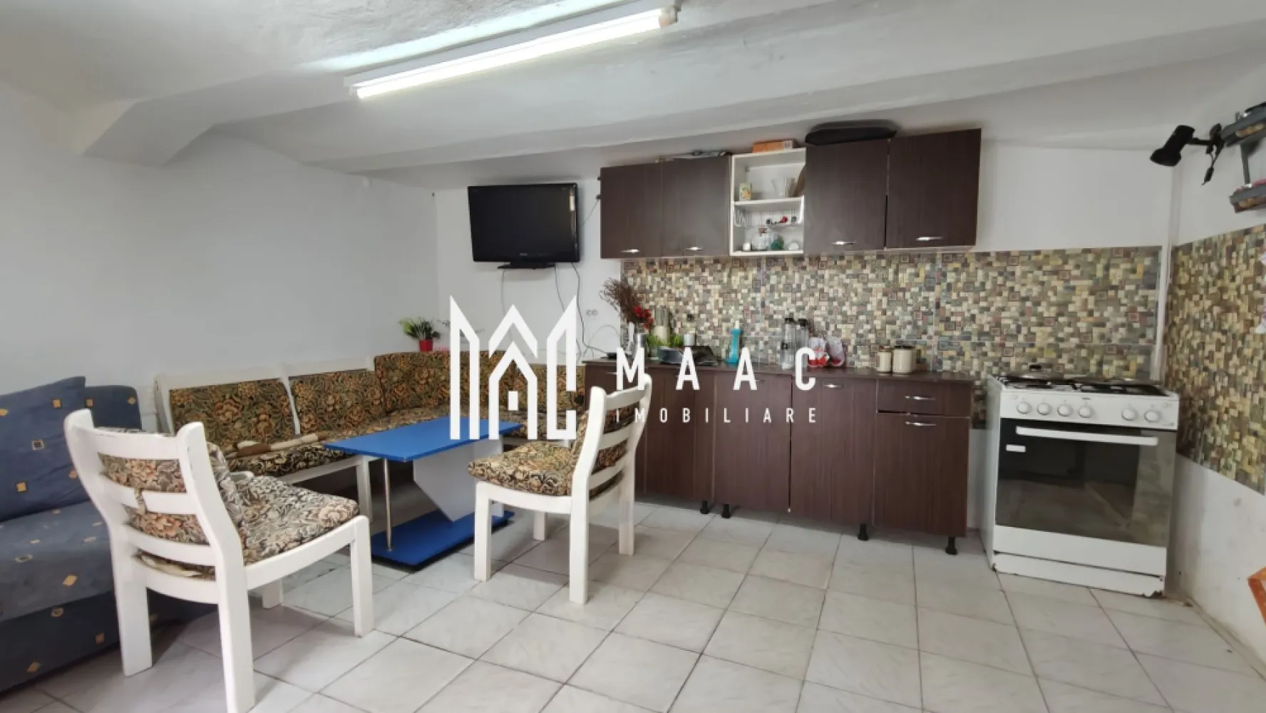 Casă 3 camere I Curte 814mp I Pivniță I Garaj I Axente Sever