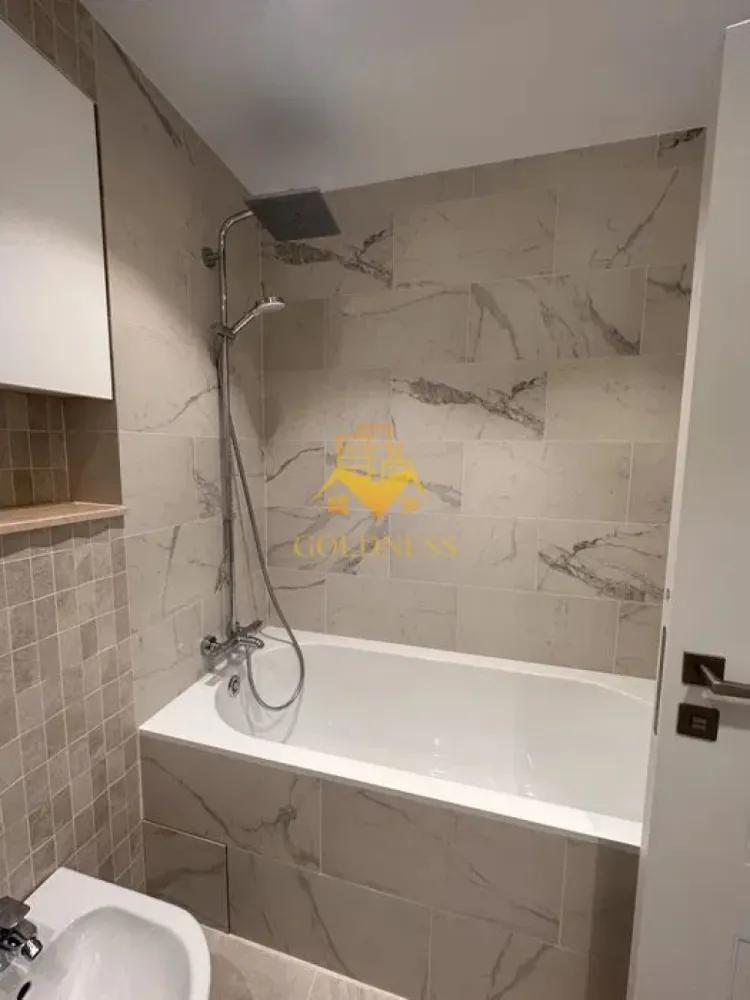 3 camere, 2 bai, garaj Zona Centrala, Meron, NTT Data,Bosch,Constanta