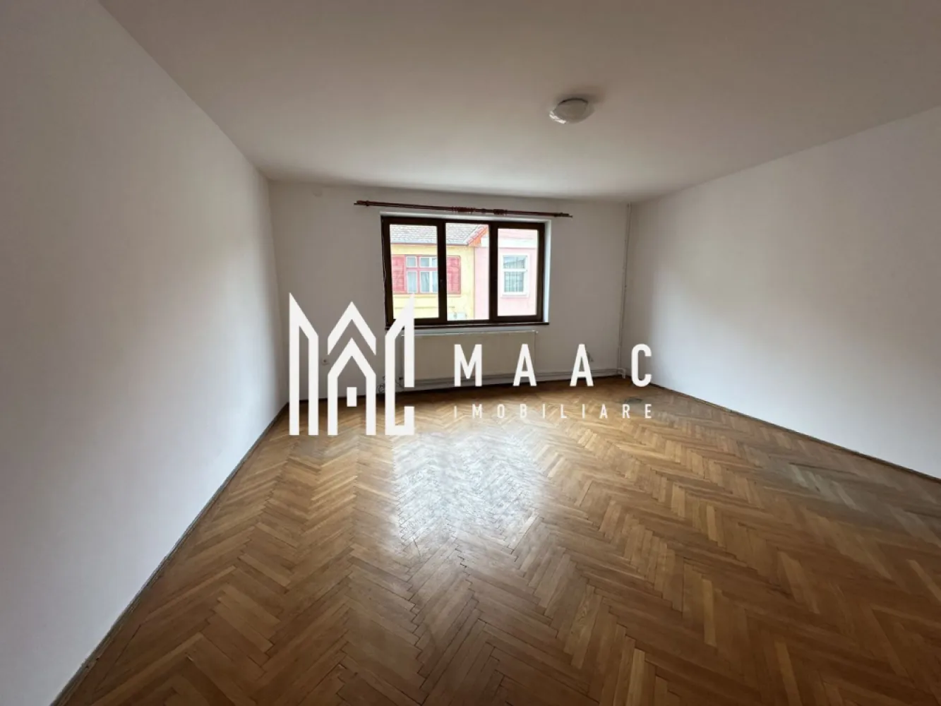 Casă tip duplex | 200 mp utili | 3 niveluri | Zona Trei Stejari