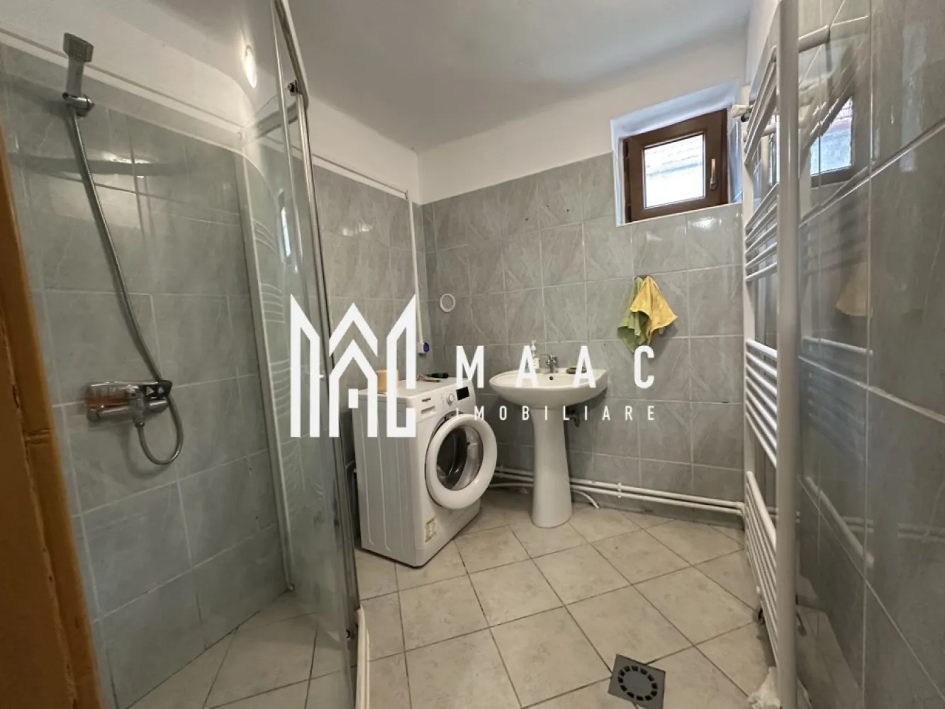 Casă tip duplex | 200 mp utili | 3 niveluri | Zona Trei Stejari