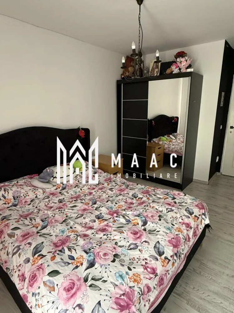 Apartament 3 camere | Parcare | Decomandat | City Rezidence - MAAC Imobiliare vă propune spre vânzare un apartament spațios în City Residence, situat într-o zonă centrală a Sibiului, ideal atât pentru locuire personală, cât și pentru investiție. Proprietatea are o suprafață utilă de 64 mp și beneficiază de o terasă generoasă de 12 mp, un avantaj important pentru confortul zilnic. Apartamentul este amplasat la etajul 4 din 5, într-un imobil modern dotat cu lift. Locuința se vinde mobilată și utilată, fiind pregătită pentru mutare imediată sau pentru exploatare în regim de închiriere. Compartimentare practică Living open space cu bucătărie 2 dormitoare 2 băi Hol Terasă mare – 12 mp, ideală pentru zonă de relaxare Avantaje Ansamblu rezidențial modern – City Residence Zonă centrală, cu acces rapid către punctele de interes Apartament luminos și bine compartimentat Lift în imobil Terasă spațioasă, greu de găsit la această categorie Potrivit pentru locuit sau investiție cu randament bun Localizare: City Residence, Sibiu Pentru mai multe detalii și programarea unei vizionări, vă rugăm să ne contactați menționând ID: CP2945687. }}