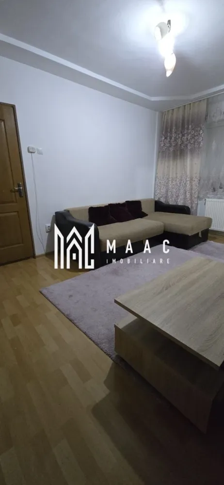 Apartament 2 Camere I Etaj 4/5 I Zona Vasile Aaron - Se oferă spre vânzare un apartament practic și bine poziționat, cu o suprafață de 36 mp, situat la etajul 4 din 5 (fără lift), ideal pentru locuit sau investiție. Detalii principale: suprafață utilă: 36 mp etaj: 4 / 5 fără balcon (acces la uscătorie pe etaj) încălzire pe gaz apartament călduros, cu costuri reduse de întreținere Compartimentare: bucătărie separată cameră spațioasă baie hol Dotări: se vinde mobilat și utilat mașină de spălat frigider mobilier inclus Avantaje: poziționare excelentă, cu acces rapid la toate facilitățile la doar 2 minute de supermarketuri, piață, parcuri, bănci școli și grădinițe în apropiere stații de autobuz la câțiva pași acces rapid către autostradă (aprox. 5 minute) Ideal pentru locuință proprie Potrivit pentru investiție (închiriere rapidă) Costuri mici de întreținere Pentru informati si vizionare: CP2959415 }}