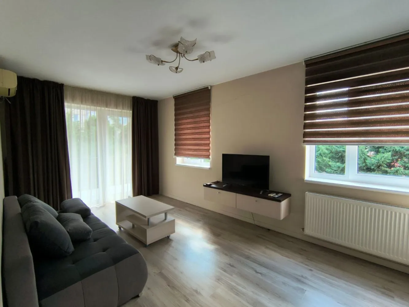 Chirie, 2 camere, Calea Aradului. 400 e/lună. Comision 0