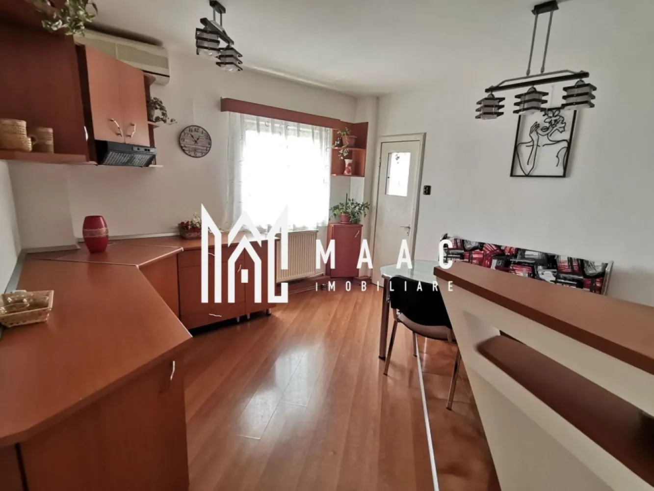 Apartament 4 Camere | 90 MPU | Central