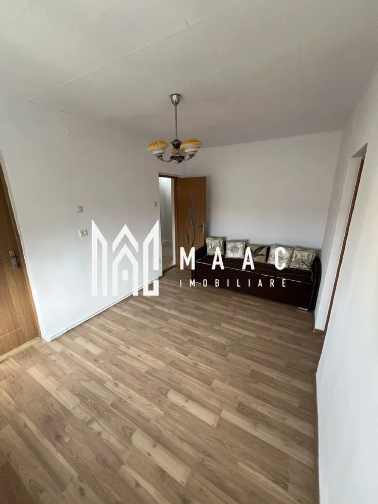 Apartament 2 Camere I SemidecomandatI Zona Lacul lui Binder - Se oferă spre vânzare un apartament cu 2 camere semidecomandat, situat în apropiere de Lacul lui Binder, o zonă în plină dezvoltare, apreciată pentru liniște și acces facil către oraș. Detalii principale: suprafață utilă: 43 mp compartimentare: semidecomandată etaj: 4 din 4 se vinde nemobilat și neutilat Compartimentare: living dormitor bucătărie baie hol Avantaje: zonă liniștită, cu acces rapid către puncte de interes aproape de zone de agrement și spații verzi posibilitate de amenajare după propriul gust ideal pentru locuință proprie sau investiție Apartamentul reprezintă o oportunitate bună pentru cei care își doresc să își personalizeze locuința de la zero. Pentyru vizionari si informati: CP2985095 }}
