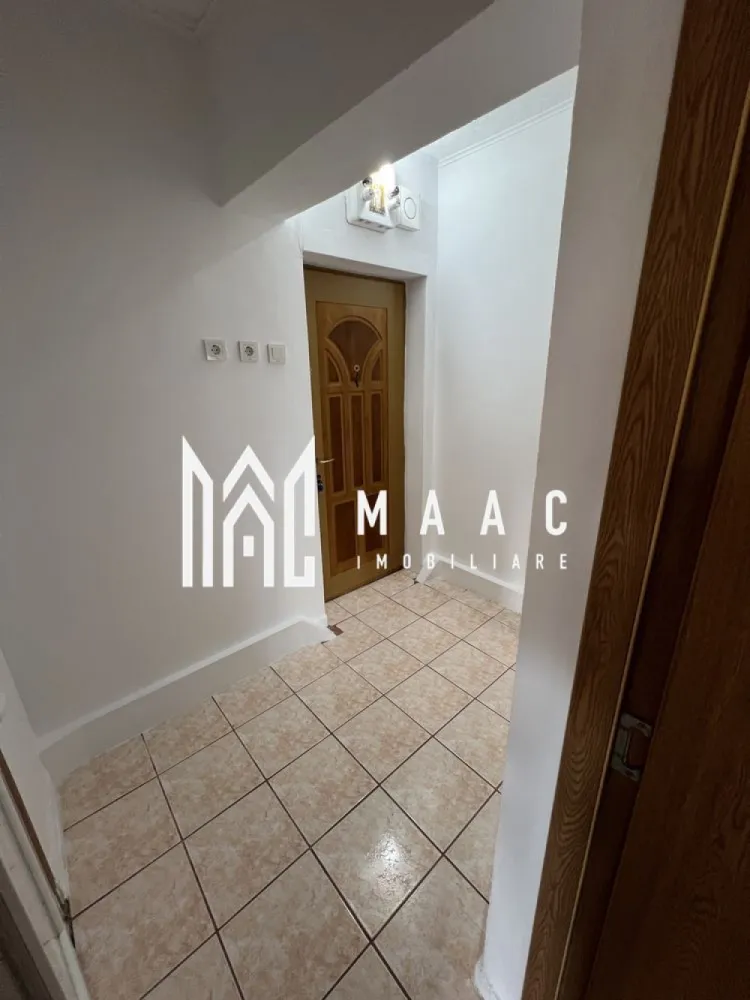 Apartament 2 Camere I SemidecomandatI Zona Lacul lui Binder - Se oferă spre vânzare un apartament cu 2 camere semidecomandat, situat în apropiere de Lacul lui Binder, o zonă în plină dezvoltare, apreciată pentru liniște și acces facil către oraș. Detalii principale: suprafață utilă: 43 mp compartimentare: semidecomandată etaj: 4 din 4 se vinde nemobilat și neutilat Compartimentare: living dormitor bucătărie baie hol Avantaje: zonă liniștită, cu acces rapid către puncte de interes aproape de zone de agrement și spații verzi posibilitate de amenajare după propriul gust ideal pentru locuință proprie sau investiție Apartamentul reprezintă o oportunitate bună pentru cei care își doresc să își personalizeze locuința de la zero. Pentyru vizionari si informati: CP2985095 }}