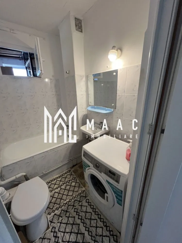 Apartament 2 Camere I SemidecomandatI Zona Lacul lui Binder - Se oferă spre vânzare un apartament cu 2 camere semidecomandat, situat în apropiere de Lacul lui Binder, o zonă în plină dezvoltare, apreciată pentru liniște și acces facil către oraș. Detalii principale: suprafață utilă: 43 mp compartimentare: semidecomandată etaj: 4 din 4 se vinde nemobilat și neutilat Compartimentare: living dormitor bucătărie baie hol Avantaje: zonă liniștită, cu acces rapid către puncte de interes aproape de zone de agrement și spații verzi posibilitate de amenajare după propriul gust ideal pentru locuință proprie sau investiție Apartamentul reprezintă o oportunitate bună pentru cei care își doresc să își personalizeze locuința de la zero. Pentyru vizionari si informati: CP2985095 }}