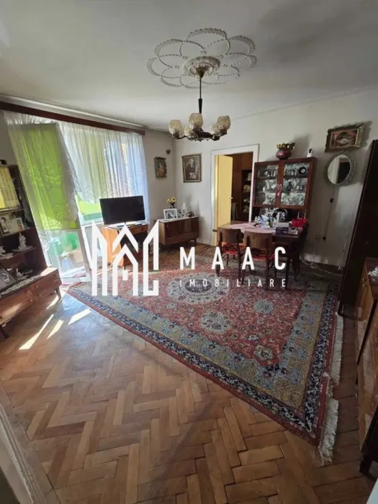 Apaartament 2 Camere I Etaj 3 I Terezian - Se vinde un apartament cu 2 camere semidecomandat, în suprafață de 45 mp, situat la etajul 3 din 4, în cartierul Terezian. Locuința este mobilată și utilată, disponibilă pentru mutare imediată, ideală pentru locuire sau investiție. Caracteristici principale: Suprafață: 45 mp Compartimentare: 2 camere semidecomandat Etaj: 3 / 4 Cartier: Terezian Mobilat și utilat Disponibil imediat Baie renovată Balcon deschis Detalii interioare: Living luminos, mobilat în stil practic Dormitor confortabil, potrivit pentru cuplu sau persoană singură Bucătărie utilată complet, cu electrocasnice funcționale Baie renovată, modernă Balcon deschis, ideal pentru aerisire sau relaxare Hol cu acces către toate încăperile Avantaje: Locuință întreținută, gata pentru utilizare Ideală pentru locuit sau închiriere Etaj intermediar, bloc cu întreținere bună Zonă liniștită, aproape de magazine, stații de autobuz, școli și alte facilități Pentru informati si vizionari: ID: CP2822220 }}