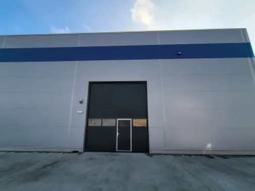 Hală industrială nouă, 2 000 mp. 3,5 Euro + TVA/lună/mp. Comision 0