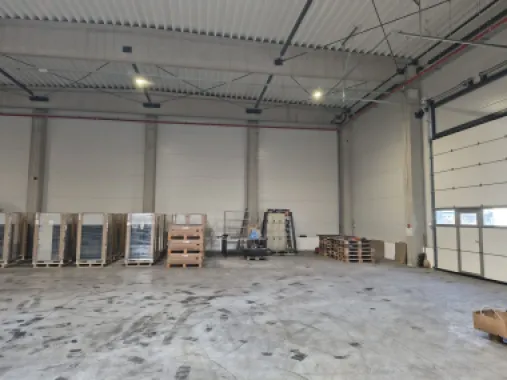 Hală industrială nouă, 2 000 mp. 3,5 Euro + TVA/lună/mp. Comision 0