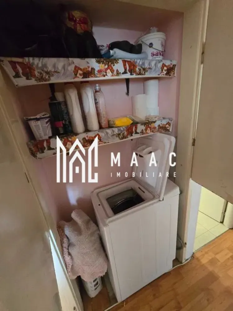 Apaartament 2 Camere I Etaj 3 I Terezian - Se vinde un apartament cu 2 camere semidecomandat, în suprafață de 45 mp, situat la etajul 3 din 4, în cartierul Terezian. Locuința este mobilată și utilată, disponibilă pentru mutare imediată, ideală pentru locuire sau investiție. Caracteristici principale: Suprafață: 45 mp Compartimentare: 2 camere semidecomandat Etaj: 3 / 4 Cartier: Terezian Mobilat și utilat Disponibil imediat Baie renovată Balcon deschis Detalii interioare: Living luminos, mobilat în stil practic Dormitor confortabil, potrivit pentru cuplu sau persoană singură Bucătărie utilată complet, cu electrocasnice funcționale Baie renovată, modernă Balcon deschis, ideal pentru aerisire sau relaxare Hol cu acces către toate încăperile Avantaje: Locuință întreținută, gata pentru utilizare Ideală pentru locuit sau închiriere Etaj intermediar, bloc cu întreținere bună Zonă liniștită, aproape de magazine, stații de autobuz, școli și alte facilități Pentru informati si vizionari: ID: CP2822220 }}