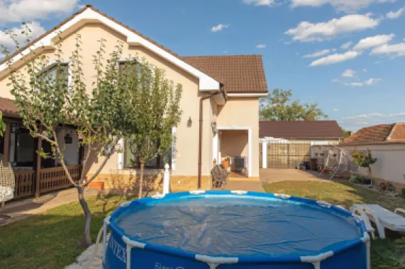 Vilă P+M, Clujului, 190 mp, teren 520 mp, singur în curte. 225 000 E