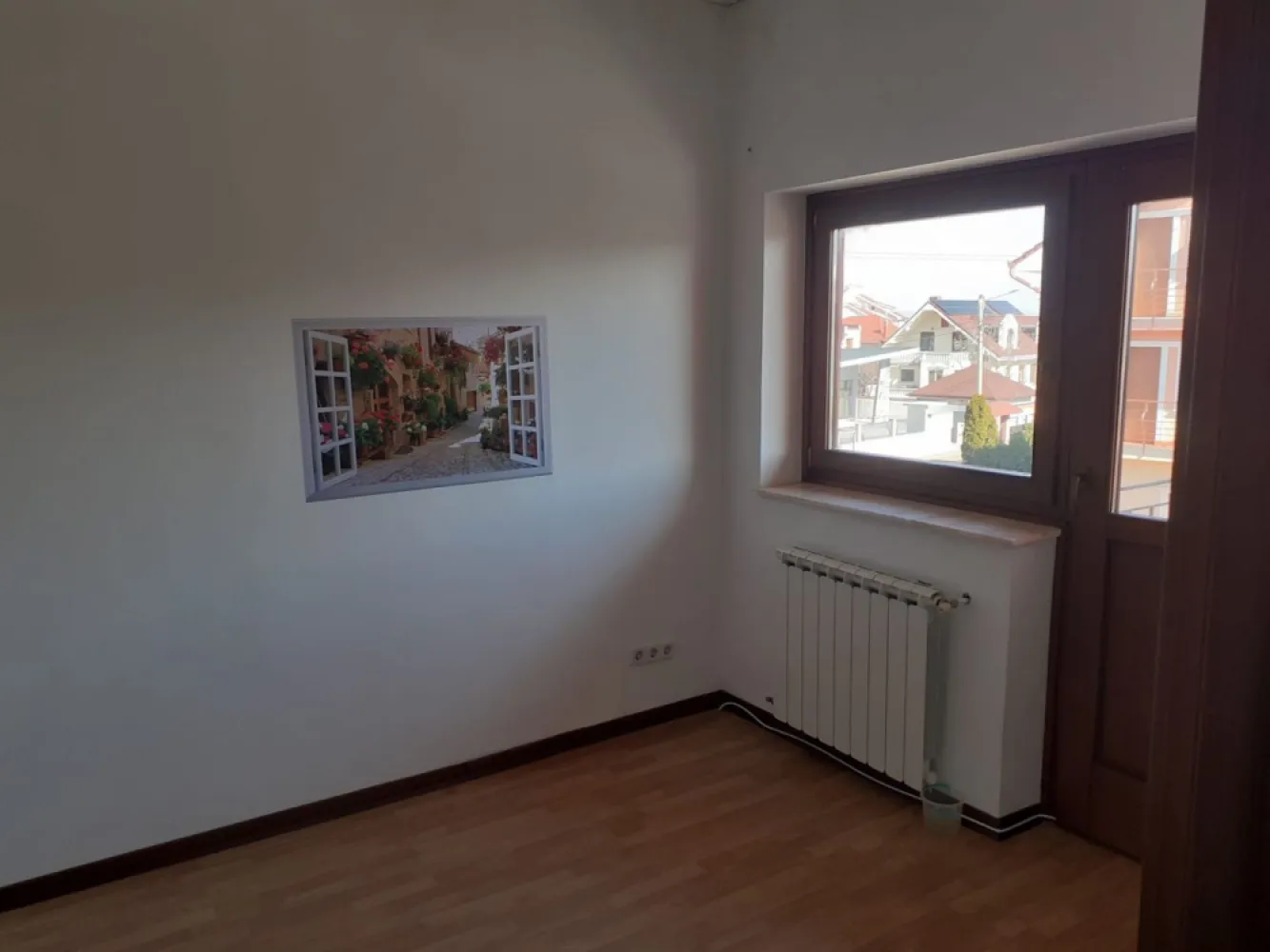 Casa insiruita, 2 dormitoare, garaj, Sanmartin. 120 000 E. Comision 0.