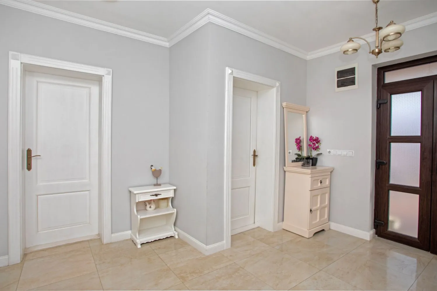 Vilă P+M, Clujului, 190 mp, teren 520 mp, singur în curte. 225 000 E