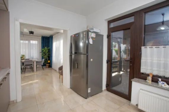 Vilă P+M, Clujului, 190 mp, teren 520 mp, singur în curte. 225 000 E