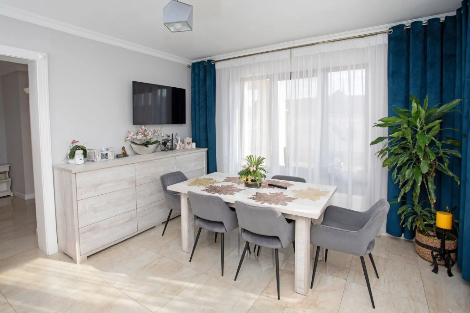 Vilă P+M, Clujului, 190 mp, teren 520 mp, singur în curte. 225 000 E