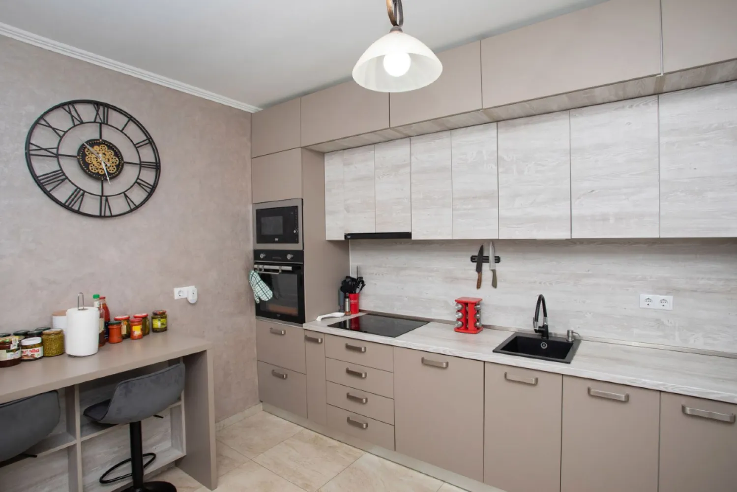 Vilă P+M, Clujului, 190 mp, teren 520 mp, singur în curte. 225 000 E