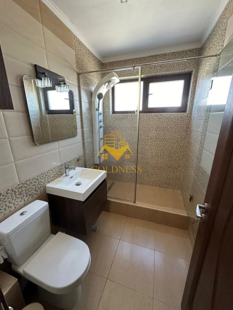 3 camere, Zona Zorilor, Eugen Ionesco, Observatorului, Frunzișului - GOLDNESS Imobiliare vă propune spre închiriere un apartament cu 3 camere complet mobilat și utilat, la etajul 2 într-un imobil de 2 etaje, în Cartierul Zorilor. Dispune de 2 locuri de parcare (garaj+exterior) Se află în apropierea stațiilor de transport în comun, magazine, restaurante, spații verzi, farmacii, etc. Apartamentul este compartimentat astfel: - dormitor cu pat matrimonial, dressing, noptiere - living cu bucatarie open space complet utilată și mobilată, canapea extensibilă, loc de servit masa - 2 bai, una cu dus walkin, calorifer port prosop și dulap pentru depozitare. - balcon 4mp. Imobilul este dotat cu toate cele necesare- centrală proprie, frigider, aragaz, hotă, mașină de spălat haine, mașina de spălat vase, etc. Dacă sunteți interesați de acest apartament și doriți să îl vizionați, dar și pentru alte oferte nu ezitați să ne contactați telefonic sau prin e-mail. Vă stăm la dispoziție! Pentru intermediere se percepe un comision de 50% din prețul chiriei! }}