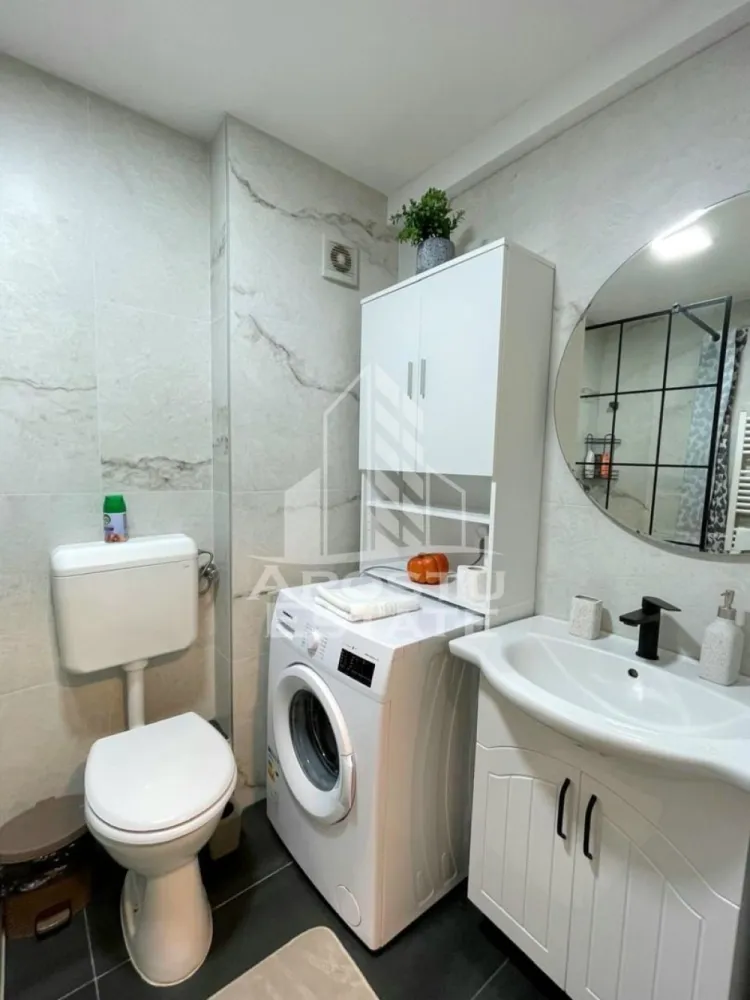 Apartament elegant cu 2 camere, zona Confectii - Aposto Estate vă oferă spre închiriere un apartament elegant cu 2 camere, situat în zona Confecții.
Apartamentul este complet mobilat și utilat, amenajat cu bun gust și pregătit pentru mutare. Imobilul este situat într-un bloc prevăzut cu lift, oferind confort și acces facil.
Disponibil începând cu 1 august.
Avantaje:
2 camere spațioase și luminoase;
Complet mobilat și utilat
Bloc cu lift
Zonă liniștită și bine conectată
Aproape de parcuri și spații verzi
La câteva minute de Facultatea de Medicină
Acces facil la mijloace de transport, magazine și alte puncte de interes.
Pentru mai multe informații sau pentru programarea unei vizionări, nu ezitați să ne contactați!
CP3213904