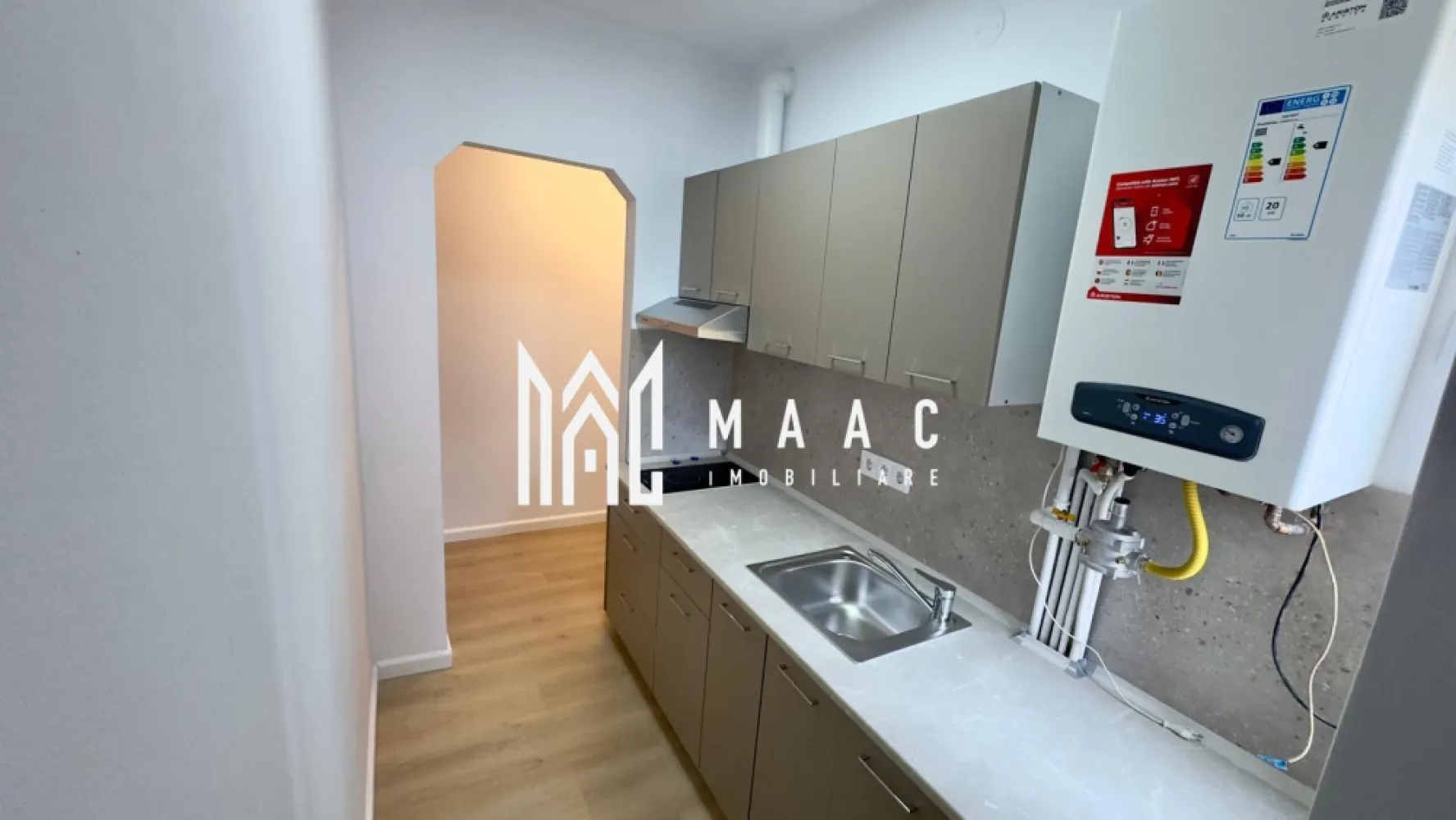 APARTAMENT 2 CAMERE I ZONA CEDONIA - MAAC Imobiliare vă propune spre vânzare un apartament semidecomandat cu 2 camere, situat în zona Cedonia, o locație apreciată pentru accesul facil către mijloace de transport, magazine și alte puncte de interes urban. Locuința este compartimentată practic, fiind compusă din două camere, bucătărie mobilată și baie, oferind un spațiu funcțional și confortabil pentru locuire. Apartamentul este complet renovat, ceea ce permite viitorilor proprietari să se mute imediat, fără a fi necesare investiții suplimentare. Proprietatea este liberă pentru mutare imediată, reprezentând o alegere potrivită atât pentru locuință personală, cât și pentru investiție. Pentru mai multe detalii sau pentru programarea unei vizionări, vă rugăm să menționați telefonic numărul CP2993019. }}