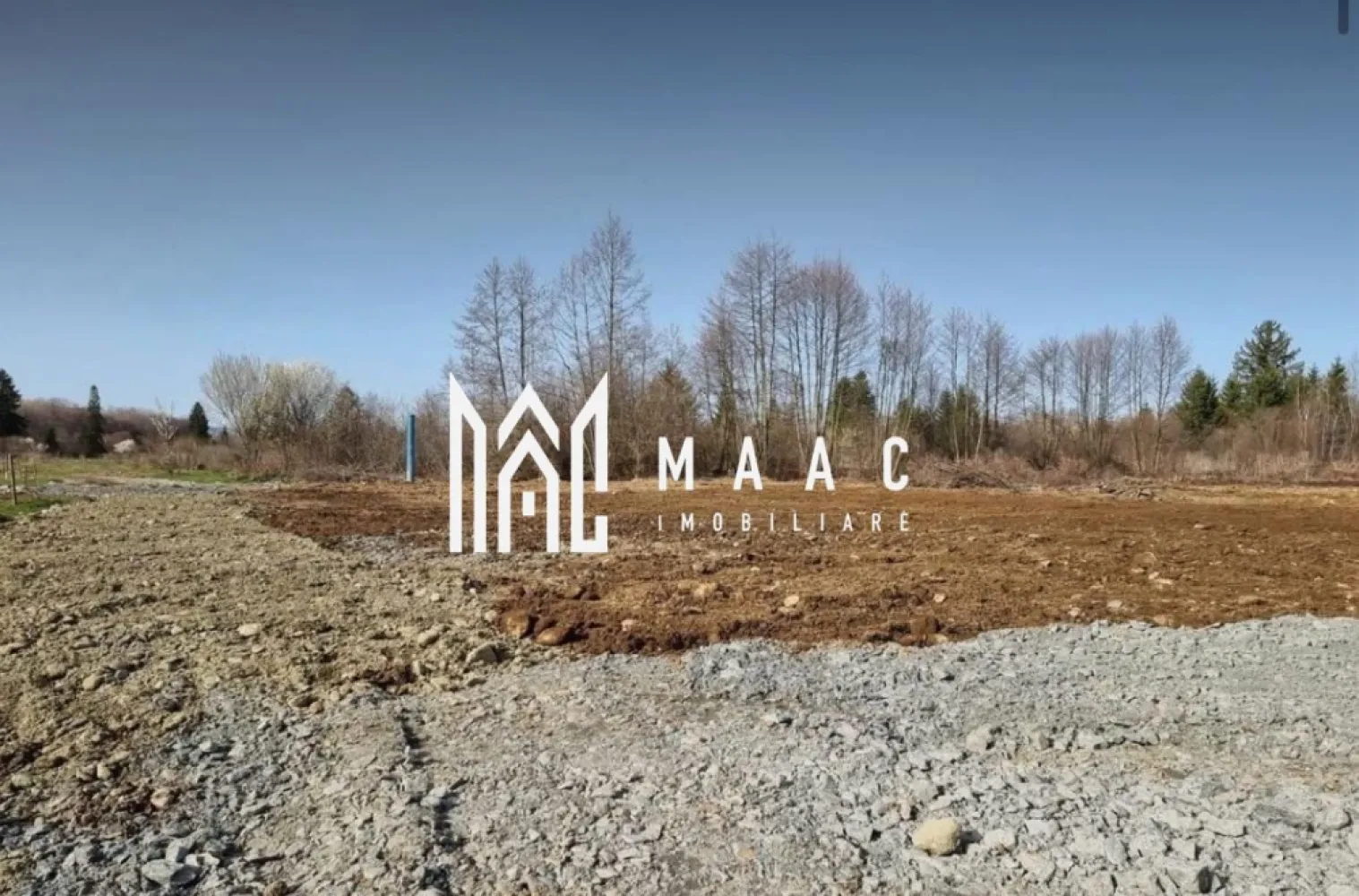 TEREN INTRAVILAN 4007 MP I VALEA AVRIGULUI - MAAC Imobiliare vă propune spre vânzare un teren intravilan cu suprafața de 4007 mp, situat pe Valea Avrigului, într-o zonă deosebită, apreciată pentru peisajele naturale spectaculoase și apropierea de Munții Făgăraș. Locația oferă un cadru ideal pentru relaxare și dezvoltare, beneficiind de acces facil către orașul Avrig și către diverse obiective turistice din împrejurimi. Terenul se remarcă prin poziționarea într-un cadru pitoresc, cu râuri, păduri și priveliști montane, fiind potrivit pentru cei care caută liniște și conexiune cu natura. În același timp, accesibilitatea este un avantaj important, datorită legăturilor rapide către Sibiu și zonele turistice din regiune. Proprietatea oferă multiple posibilități de dezvoltare, fiind ideală pentru construcții rezidențiale, case de vacanță, pensiuni sau proiecte turistice, valorificând potențialul zonei aflate în continuă dezvoltare. Caracteristici: -suprafață: 4007 mp -teren intravilan -acces facil către Avrig și zonele turistice -posibilități multiple de dezvoltare: rezidențial sau turistic -curent disponibil -drumuri amenajate Pentru mai multe detalii sau pentru programarea unei vizionări, vă rugăm să menționați telefonic numărul CP2995272. }}