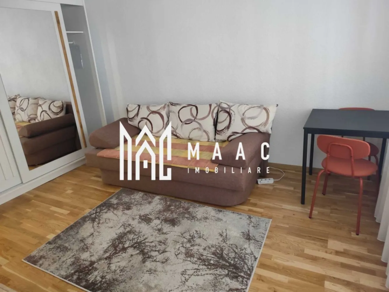 Garsoniera | Etaj 3 | Balcon | Valea Aurie - MAAC Imobiliare vă propune spre închiriere o garsonieră situată în zona Valea Aurie din Sibiu, într-o zonă liniștită și apreciată. Detalii garsonieră Suprafață utilă: 27 mp Balcon Compartimentare practică Spațiu eficient organizat Avantaje Zonă verde și liniștită – Valea Aurie Aproape de magazine, transport public și puncte de interes Potrivită pentru o persoană Condiții închiriere Nu se acceptă animale de companie Pentru mai multe informații sau pentru a programa o vizionare, nu ezitați să ne contactați, specificand ID: CP2995696 }}