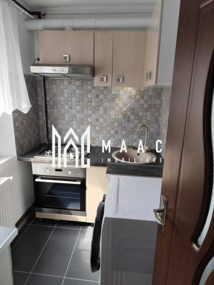 Garsoniera | Etaj 3 | Balcon | Valea Aurie - MAAC Imobiliare vă propune spre închiriere o garsonieră situată în zona Valea Aurie din Sibiu, într-o zonă liniștită și apreciată. Detalii garsonieră Suprafață utilă: 27 mp Balcon Compartimentare practică Spațiu eficient organizat Avantaje Zonă verde și liniștită – Valea Aurie Aproape de magazine, transport public și puncte de interes Potrivită pentru o persoană Condiții închiriere Nu se acceptă animale de companie Pentru mai multe informații sau pentru a programa o vizionare, nu ezitați să ne contactați, specificand ID: CP2995696 }}