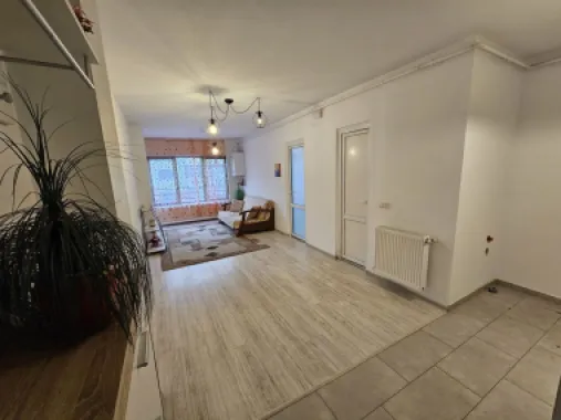 BRASADAS vinde ap Nou cu 2 cam etaj 2/4 in Carpați 2.