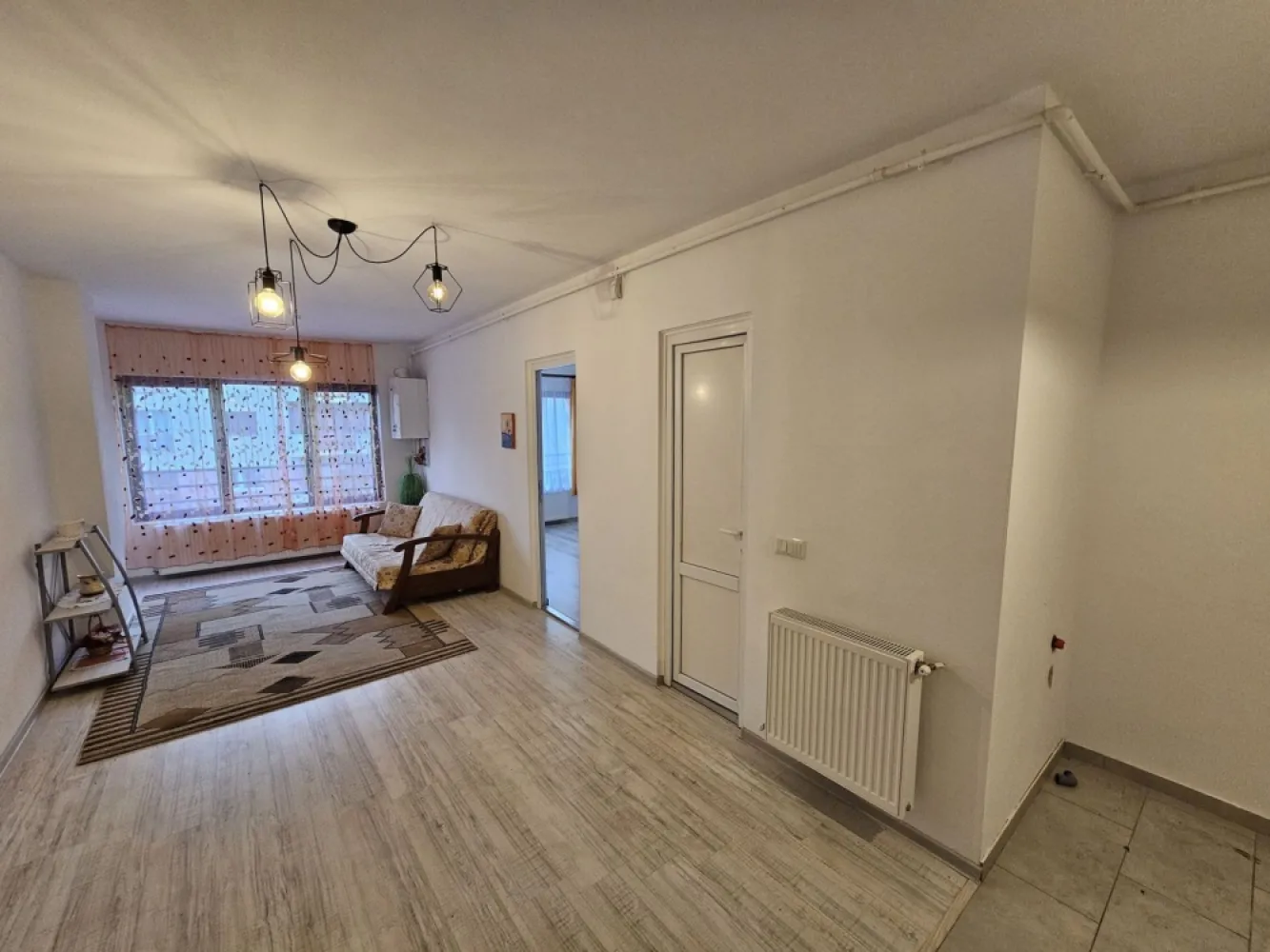 BRASADAS vinde ap Nou cu 2 cam etaj 2/4 in Carpați 2. - Agenția imobiliara BRASADAS vinde apartament cu 2 camere situat in bloc nou, la etajul 2/4.
Blocul este dotat cu lift, la parterul blocului sunt magazine. Nu necesită investiții.
Www.brasadas.com.