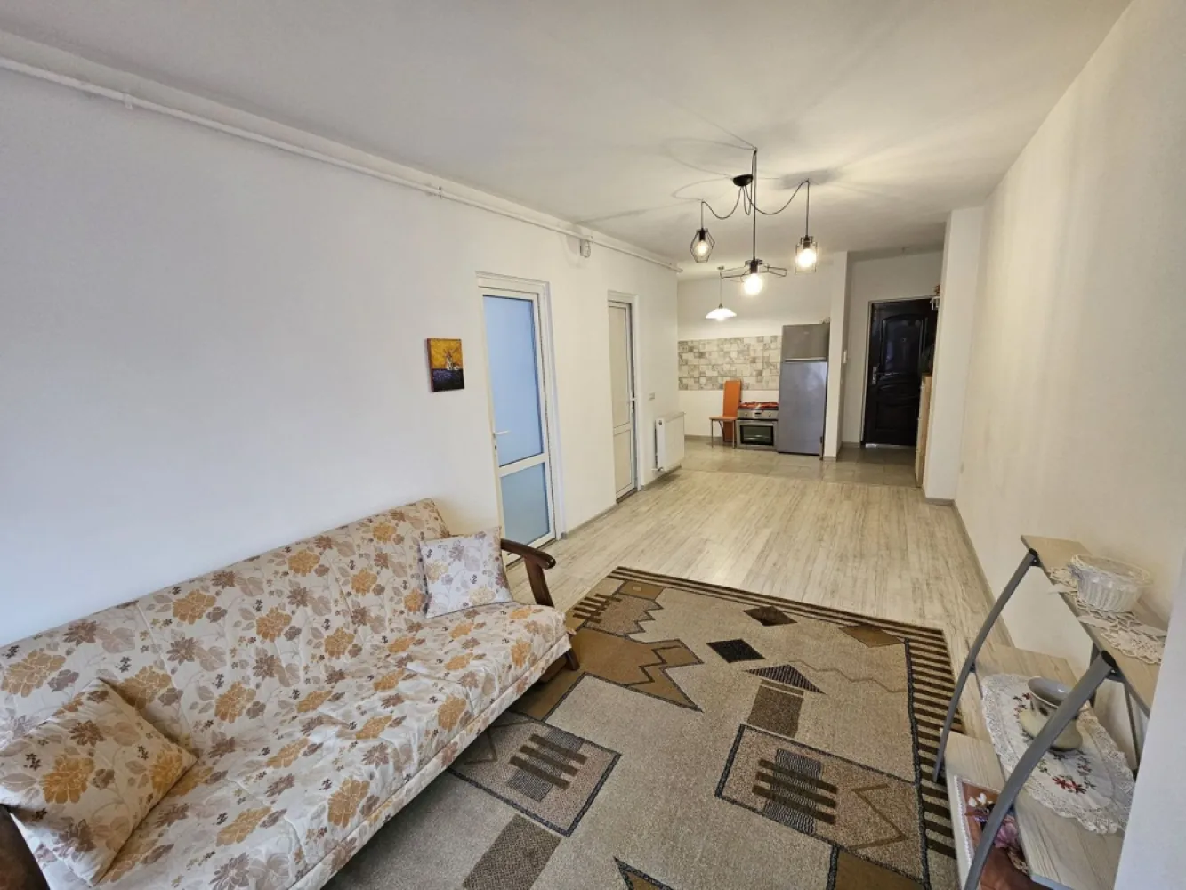 BRASADAS vinde ap Nou cu 2 cam etaj 2/4 in Carpați 2. - Agenția imobiliara BRASADAS vinde apartament cu 2 camere situat in bloc nou, la etajul 2/4.
Blocul este dotat cu lift, la parterul blocului sunt magazine. Nu necesită investiții.
Www.brasadas.com.