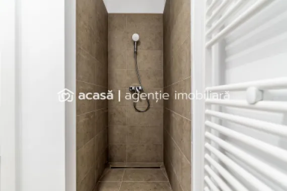 1202 mp - Hala industriala de inchiriat in Parc Industrial Arad