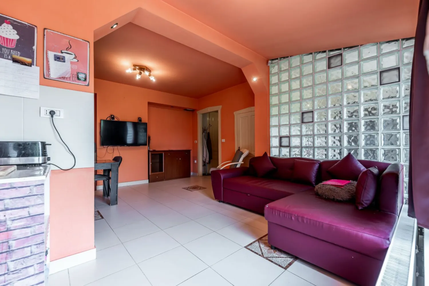 Casa Solida cu Mansarda in Zona Excelenta Parneava