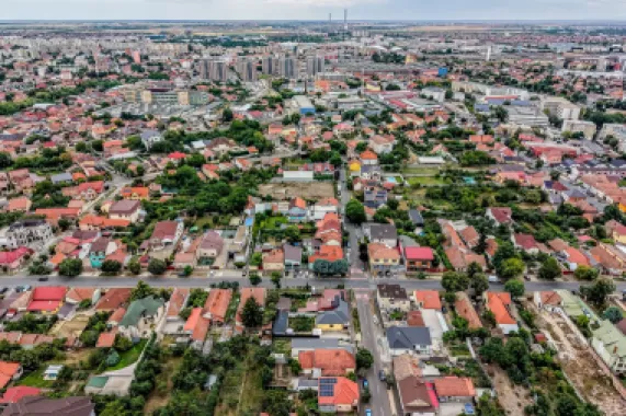 Casa Solida cu Mansarda in Zona Excelenta Parneava