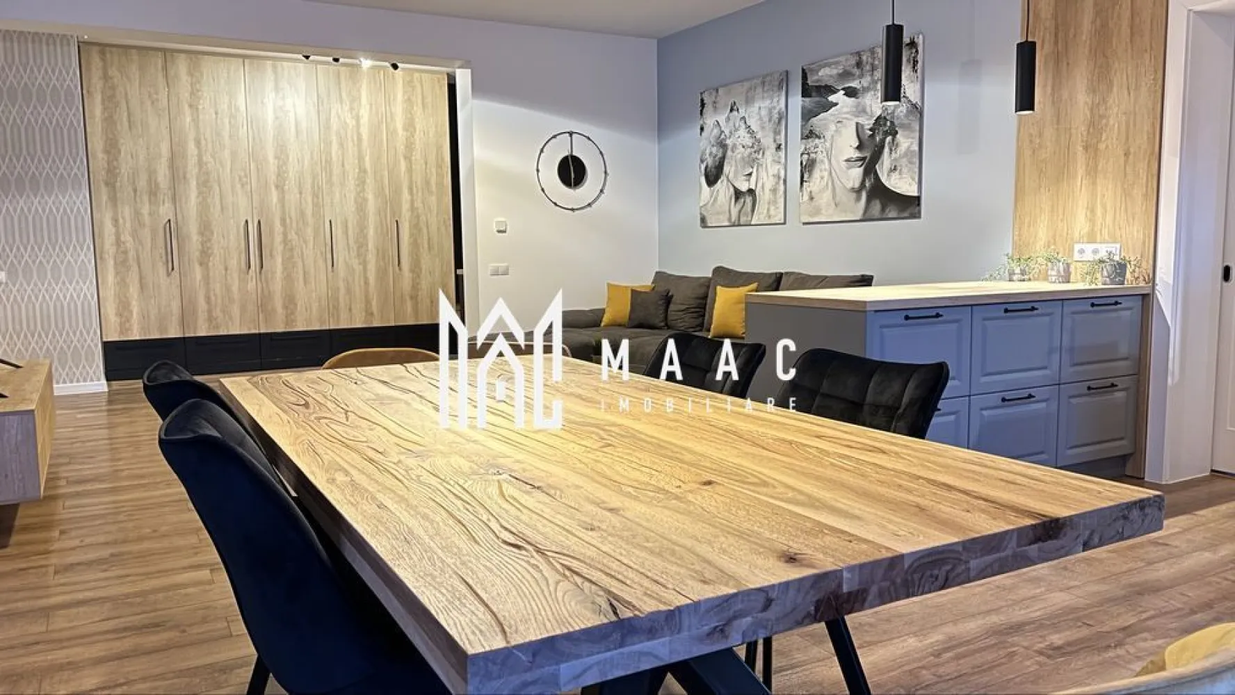 Apartament de Închiriat | 2 Camere | 70 Mp | Balanta Residence - MAAC Imobiliare vă propune spre închiriere un apartament modern, elegant și primitor, cu o suprafață de 70 mp, situat în exclusivistul Balanta Residence – un complex nou, apreciat pentru liniște, siguranță și acces rapid către toate punctele de interes din zonă. Apartament 2 camere – Etaj 3 / Balanta Residence Caracteristici principale: 2 camere spațioase, amenajate cu gust Complet mobilat și utilat (mobilier modern, electrocasnice premium, TV) Bucătărie open-space integrată armonios cu livingul Camară / debara ideală pentru depozitare 2 băi moderne, finisate impecabil Balcon generos, perfect pentru relaxare Apartament luminos, aerisit, compartimentat inteligent Facilități ale complexului: Loc de parcare inclus în preț Bloc nou, cu lift și spații comune îngrijite Zonă foarte liniștită, cu acces rapid la mijloace de transport, magazine, supermarketuri și alte facilități urbane Pentru informații suplimentare sau programarea unei vizionări, vă rugăm să ne contactați și să menționați ID: CP2820341 }}