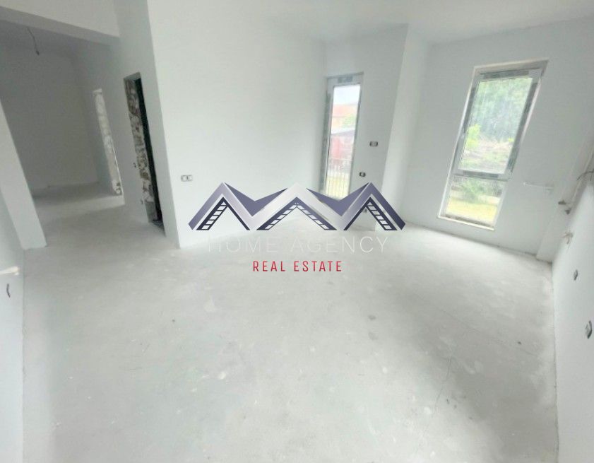 Apartament 2 camere + curte 110 mp Otopeni central