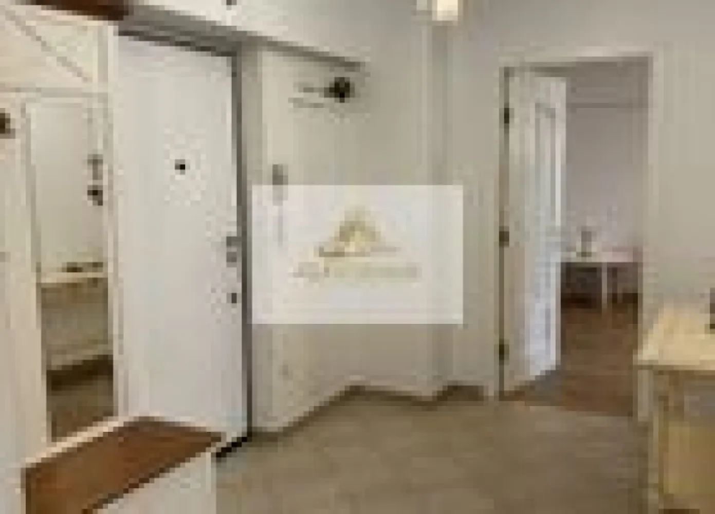 Apartament de Inchiriat - 2 Camere - Metrou Universitate - 50 mp - Apartament 2 camere de închiriat – Universitate | Metrou la câțiva pași

Se oferă spre închiriere un apartament de 2 camere situat în zona Universitate, într-o locație excelentă, foarte aproape de stația de metrou și de principalele puncte de interes din centrul Bucureștiului.

Apartamentul este situat la etajul 8 din 10 al unui imobil construit în 1980 și dispune de un balcon generos de 10 mp, ideal pentru relaxare. Locuința este luminoasă, bine compartimentată și dotată cu aer condiționat.

Detalii:• 2 camere• Etaj 8/10• Bloc construit în 1980• Aer condiționat• Balcon 10 mp• Extrem de aproape de metrou• Acces rapid către universități, restaurante, cafenele și mijloace de transport

Ideal pentru un cuplu, studenți sau persoane care își doresc să locuiască în centrul orașului, cu acces facil către toate zonele importante ale Bucureștiului.

Pentru detalii, va rpg sa ma contactati.

AlexxImob Estate - tel. 0751454742

1+1+50% din prima chirie (comision agentie)

!!! Pentru studentie - garantie dubla. :)